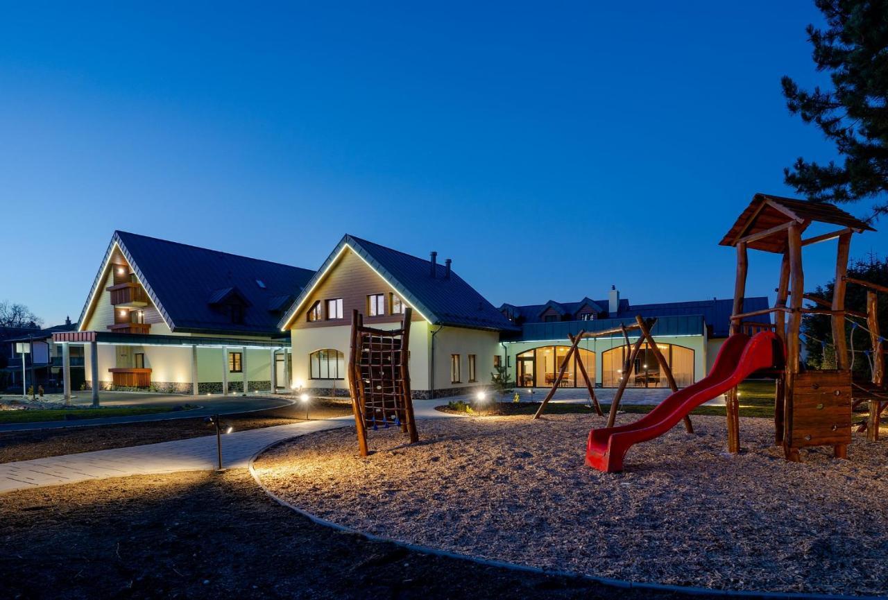Hotel Demaenova **** Liptovský Mikuláš Eksteriør billede