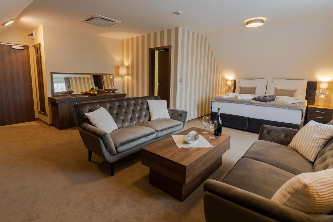 Hotel Demaenova **** Liptovský Mikuláš Eksteriør billede