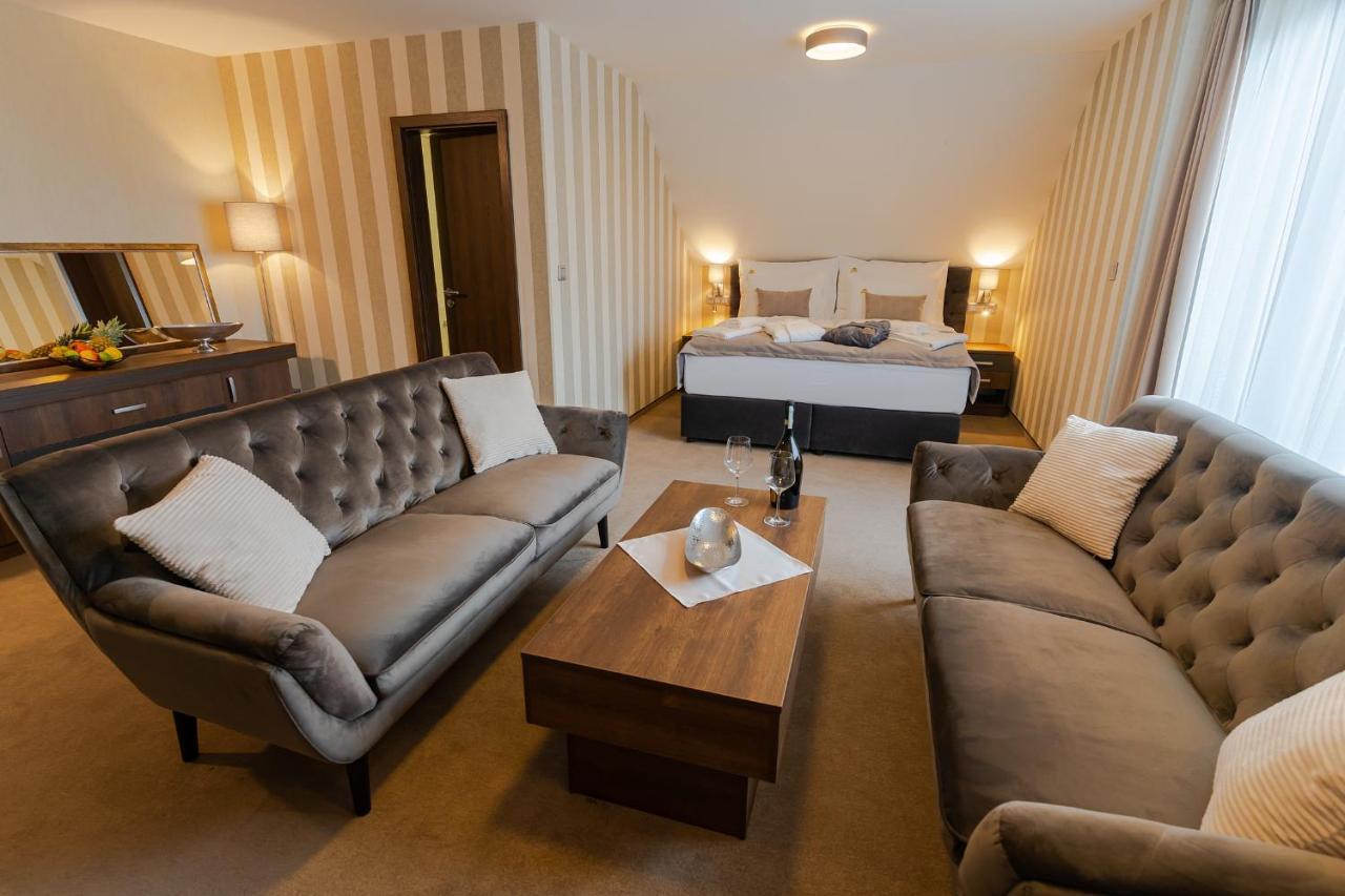 Hotel Demaenova **** Liptovský Mikuláš Eksteriør billede