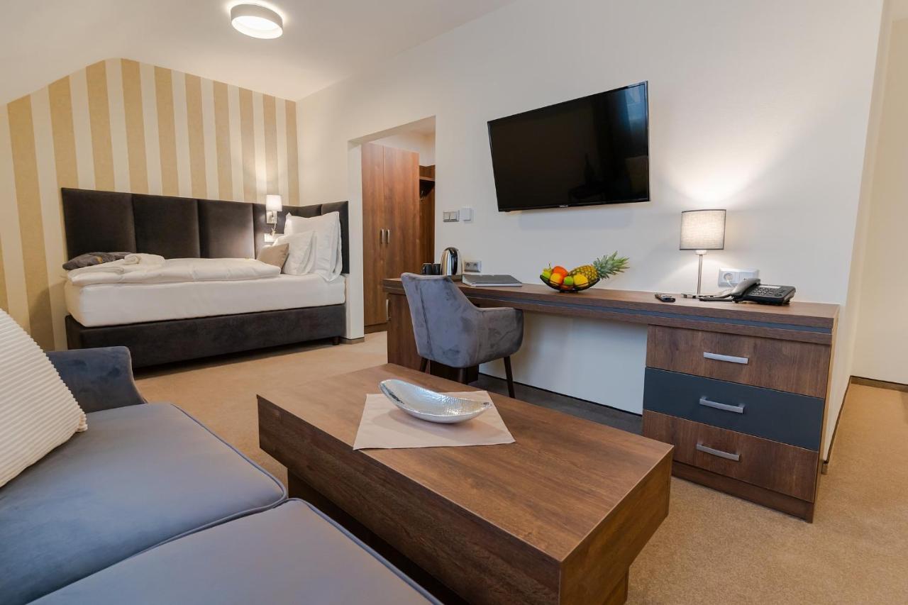 Hotel Demaenova **** Liptovský Mikuláš Eksteriør billede