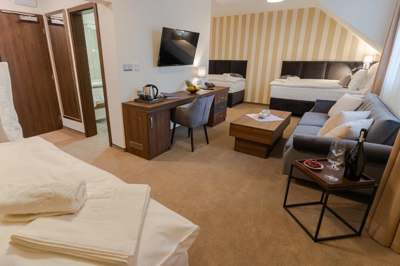 Hotel Demaenova **** Liptovský Mikuláš Eksteriør billede