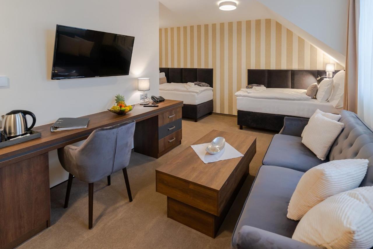 Hotel Demaenova **** Liptovský Mikuláš Eksteriør billede