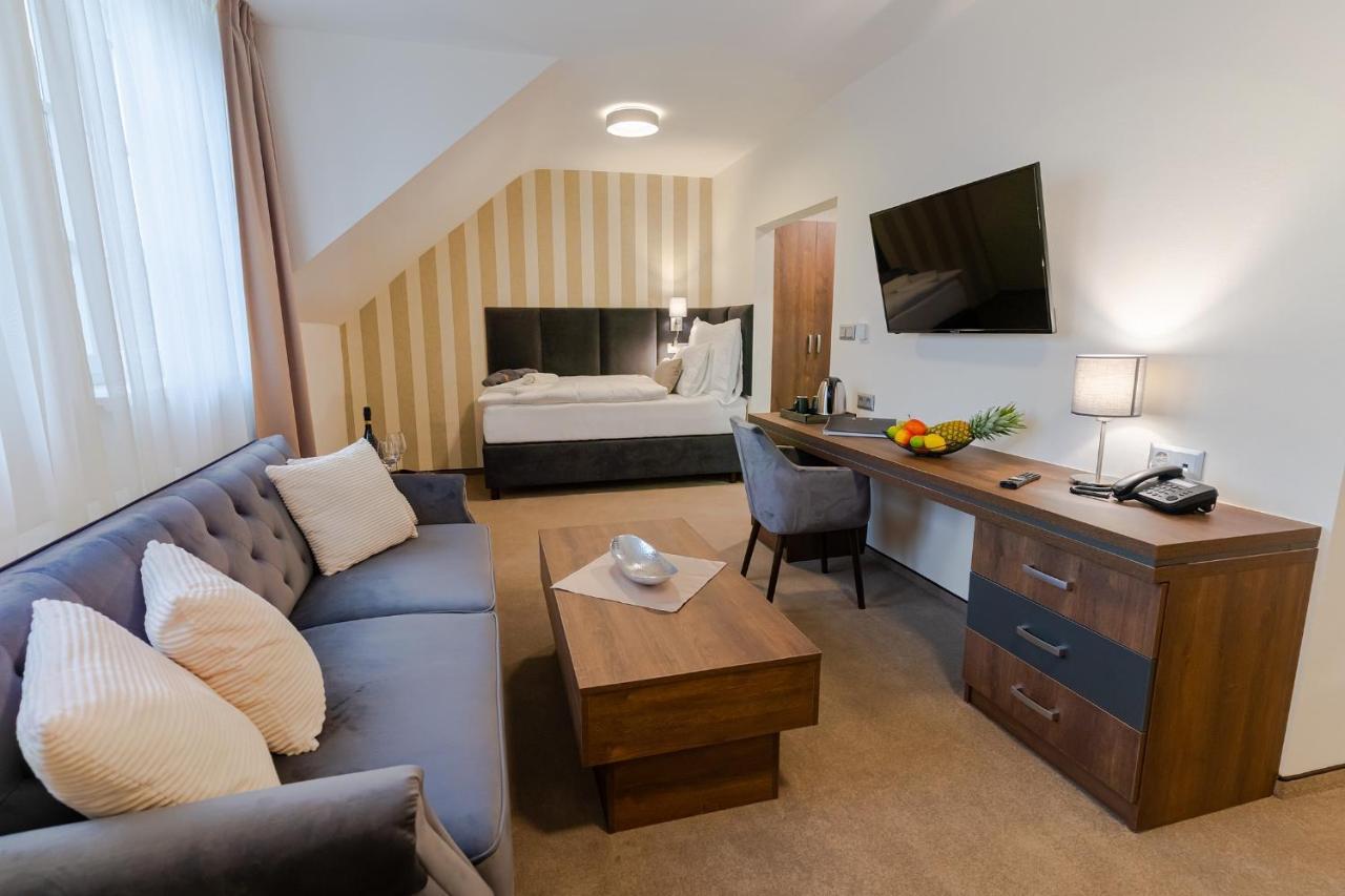 Hotel Demaenova **** Liptovský Mikuláš Eksteriør billede