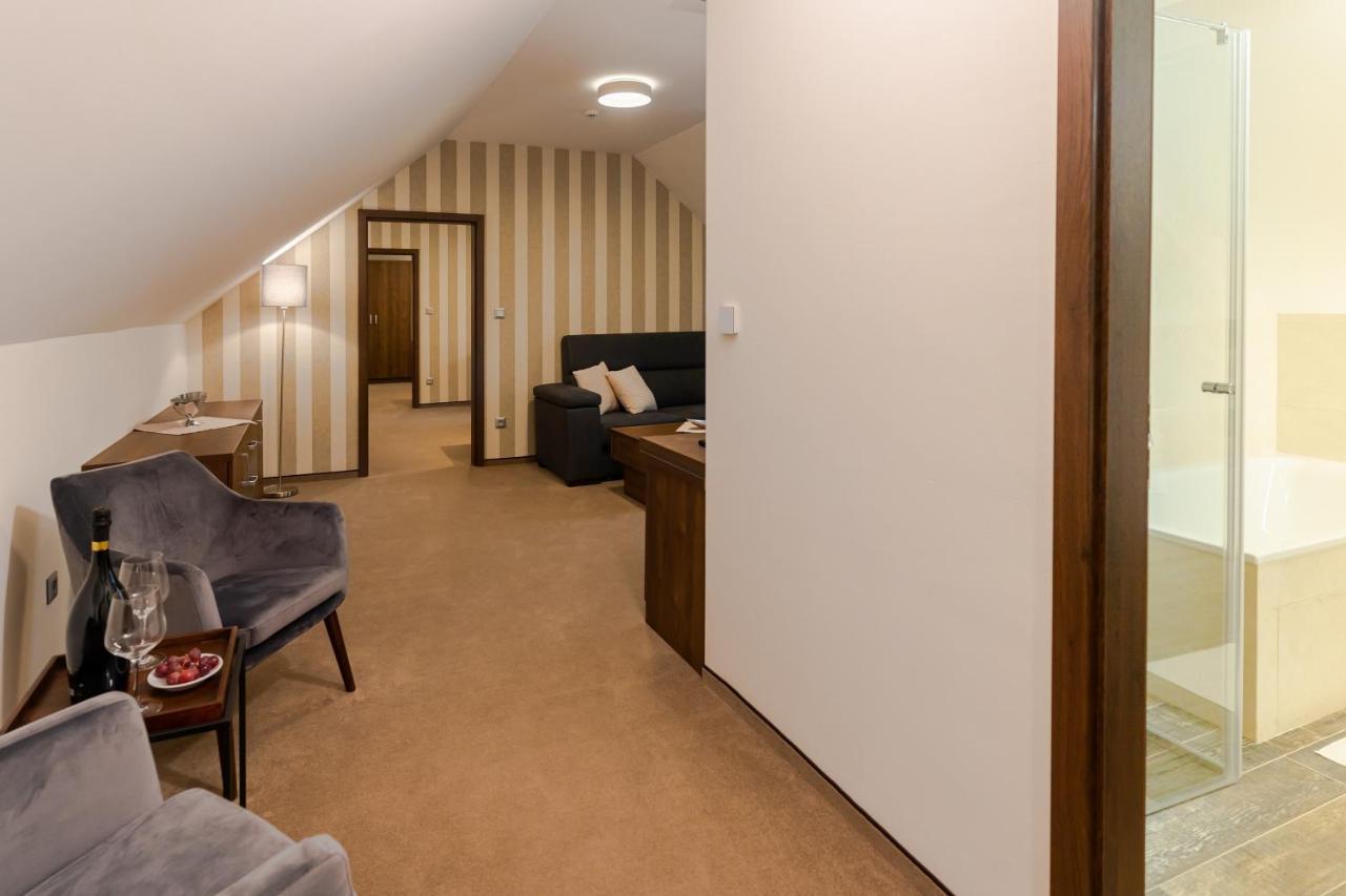 Hotel Demaenova **** Liptovský Mikuláš Eksteriør billede